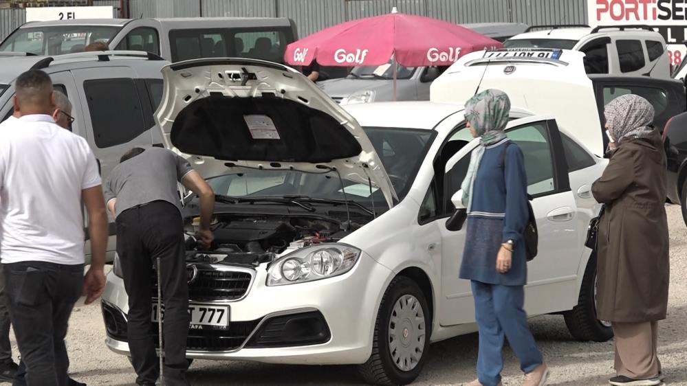 Bursa’da ikinci el oto pazarında erken bayram