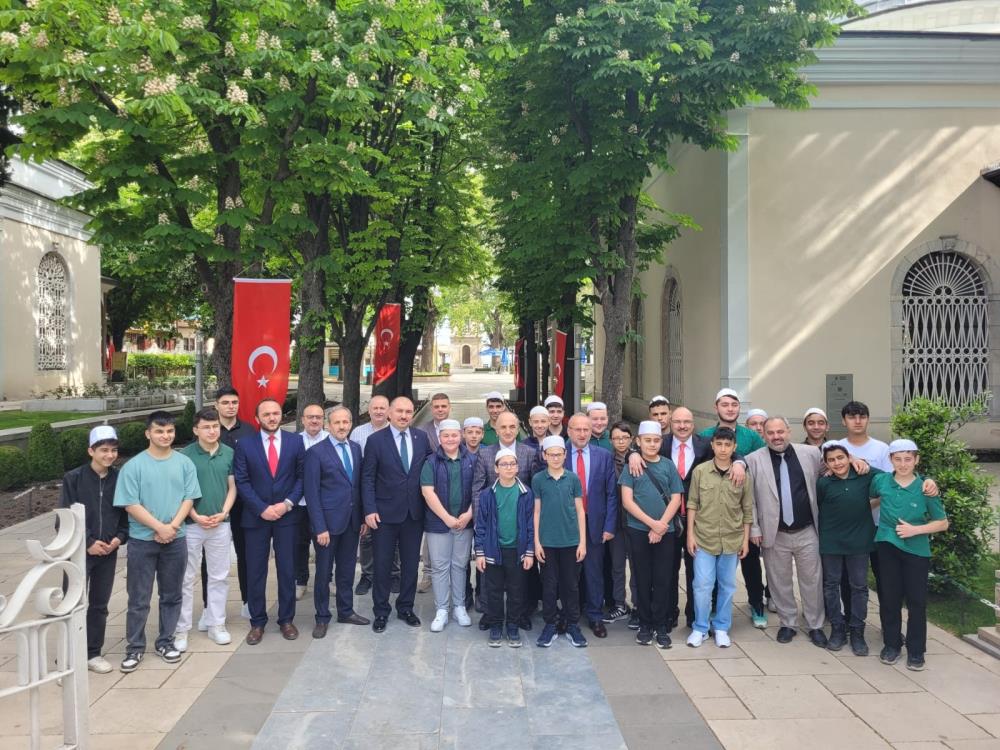 Vakıf Haftası’nda Osmangazi ve Orhangazi için hatim indirildi
