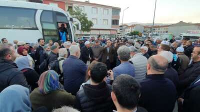 Gemlikli hacı adayları kutsal topraklara dualarla uğurlandı