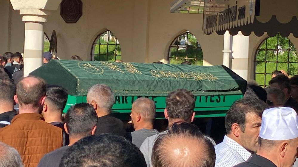 Miras meselesi yüzünden amcası tarafından öldürülen genç toprağa verildi