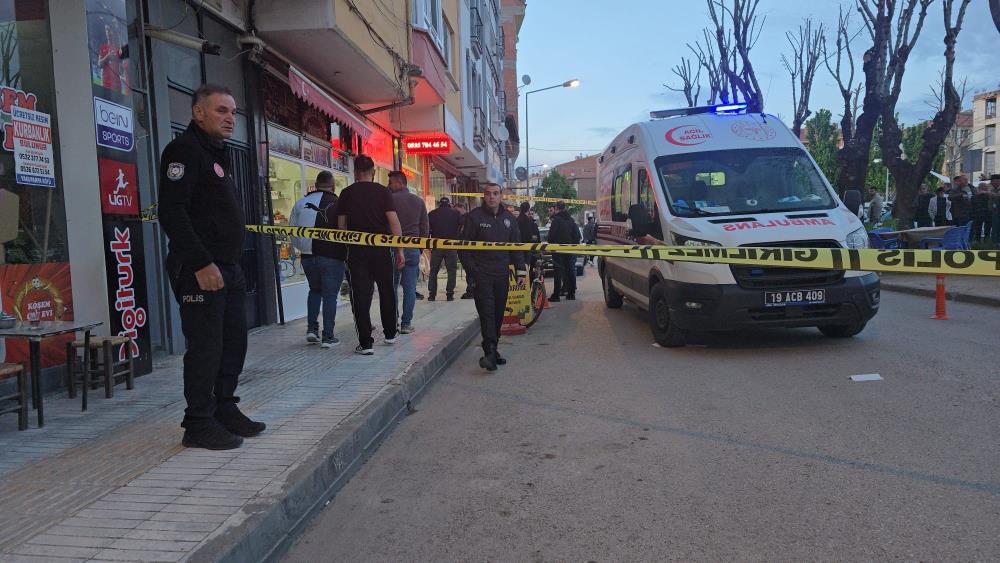 Kavga sırasında silahlıyla kendini vurdu Kavga sırasında silahlıyla kendini vurdu