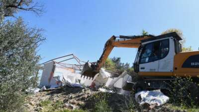 Bursa’da 25 kaçak yapı yıkıldı