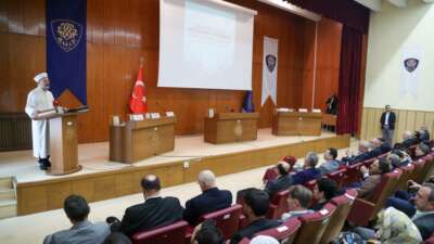 Diyanet İşleri Başkanı Erbaş: “Kur’an-ı Kerim’i anlamak, yaşamak, hayatımızı Kur’an-ı Kerîm’e göre tanzim etmek; nihai hedef budur”
