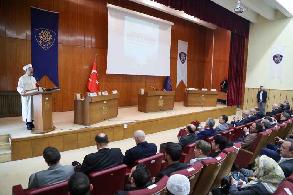 Diyanet İşleri Başkanı Erbaş: “Kur’an-ı Kerim’i anlamak, yaşamak, hayatımızı Kur’an-ı Kerîm’e göre tanzim etmek; nihai hedef budur”