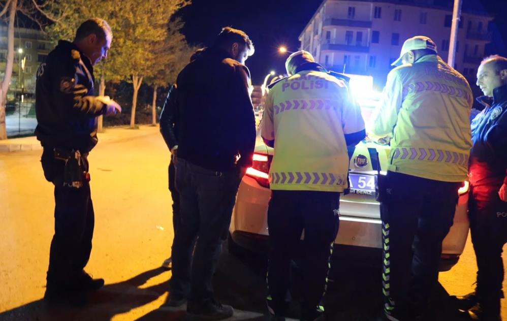 Alkollü yakalanan motosiklet sürücüsü polise dert yandı