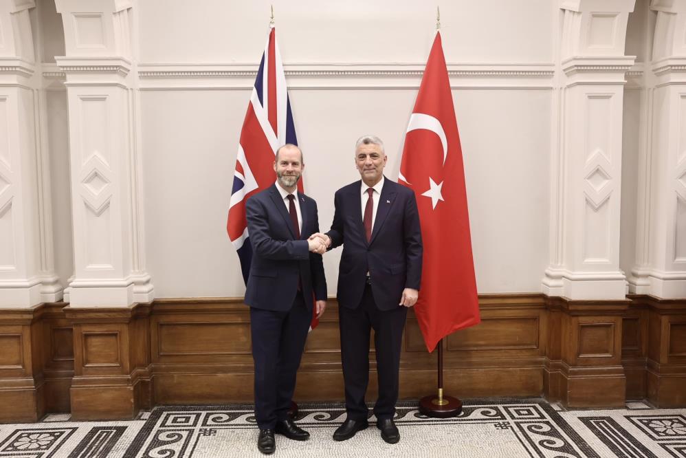Bakan Bolat, İngiliz mevkidaşı Reynolds ile görüştü