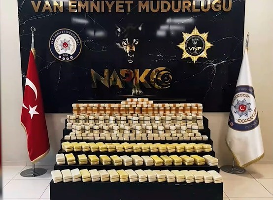 Bakan Yerlikaya: “Van ve Şanlıurfa’da 311,5 kilogram uyuşturucu madde ele geçirdik”