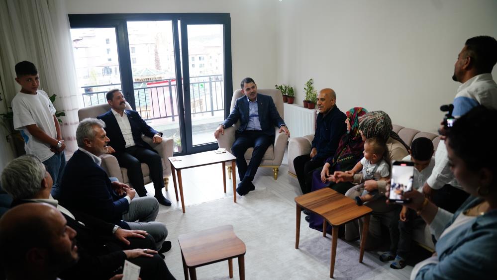 Bakan Kurum: “Tüm vatandaşlarımız evlerine kavuşana kadar çalışacağız”
