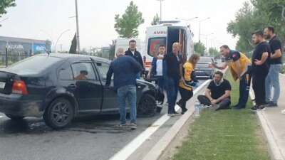 Bursa’da bariyere çarptı yaralandı