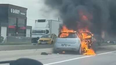 Bursa’da otomobil alev topuna döndü