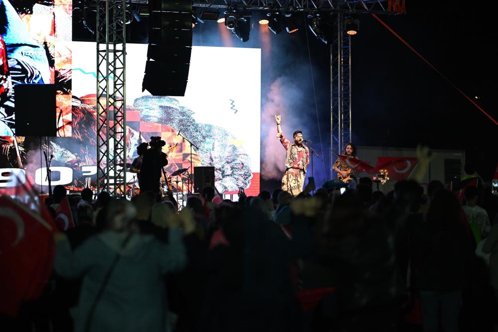 Bursa’da gençlere gündüz yarışma, gece konser