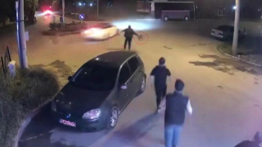 Drift yapan lüks otomobili, tabureyle kovaladı