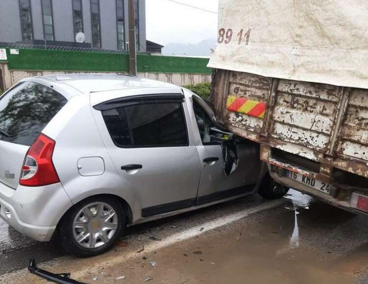 Bursa’da yağmur kaza getirdi