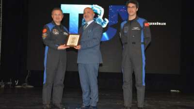 Astronot Alper Gezeravcı, seyir defterini Kıbrıs’la paylaştı