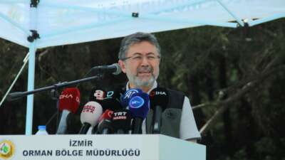Bakan Yumaklı İzmir’de konuştu: “Yangın, çıkmak için sebep arıyor”