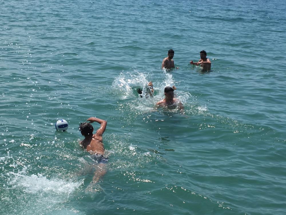 Kuzey Ege’de deniz sezonu açıldı Kuzey Ege’de deniz sezonu açıldı