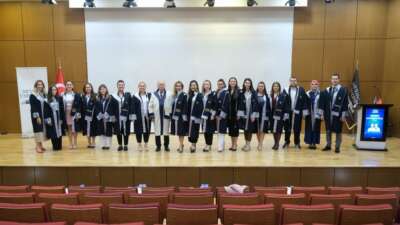 Mudanya Üniversitesi’nde öğrenciler beyaz önlükleriyle mesleğe ilk adımını attı