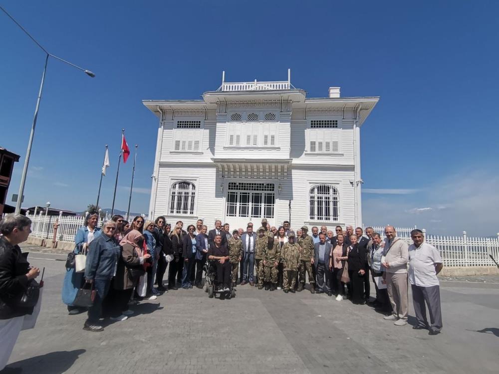 Gemlik’te başlayan askerlik Mudanya’da eğlenceyle sona erdi