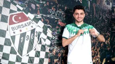 Bursaspor bir oyuncuyu daha kadrosuna kattı