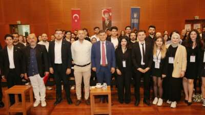 Bursa’da Doç. Dr. Ergül Halisçelik’ten gençlerle “sürdürülebilirlik” üzerine sohbet