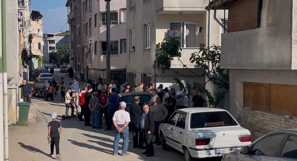 Bursa’da çöp atma kavgası: Biri ağır 3 yaralı