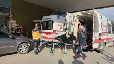 Bursa’da otomobil ile motosiklet çarpıştı: 2 yaralı