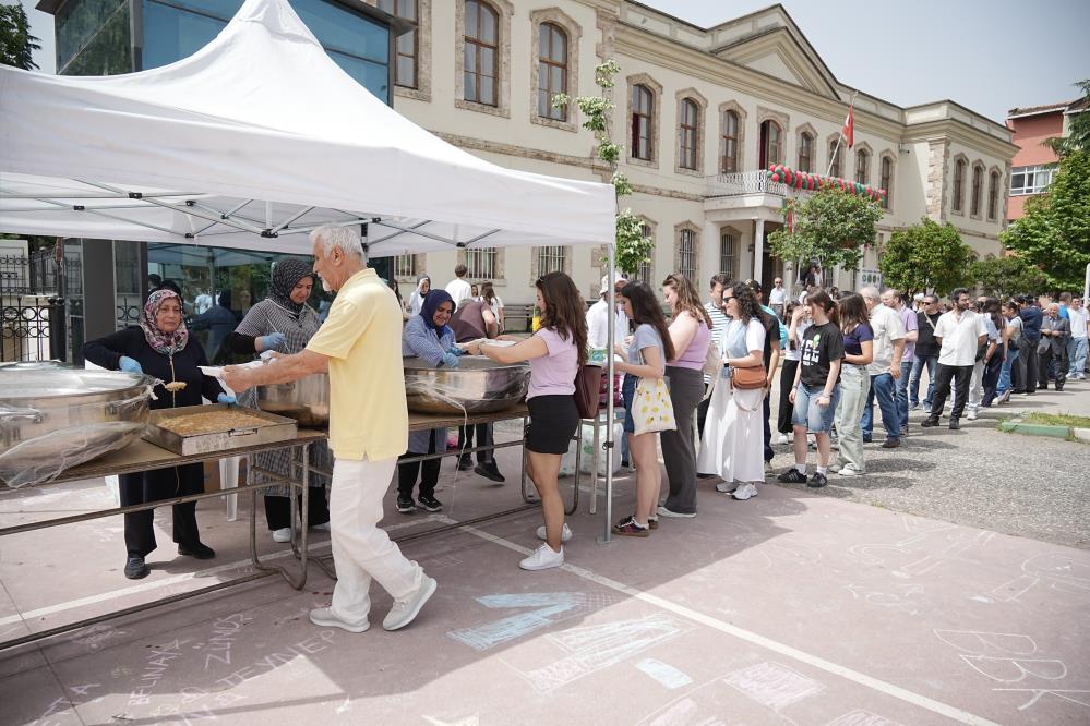 Bursa’da eski mezunlar pilav gününde buluştu