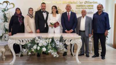 Nikah salounlarında “05.05.2025” yoğunluğu