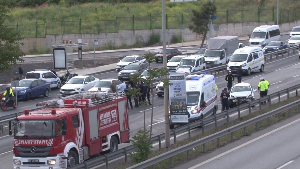Kontrolden çıkan otomobil takla attı