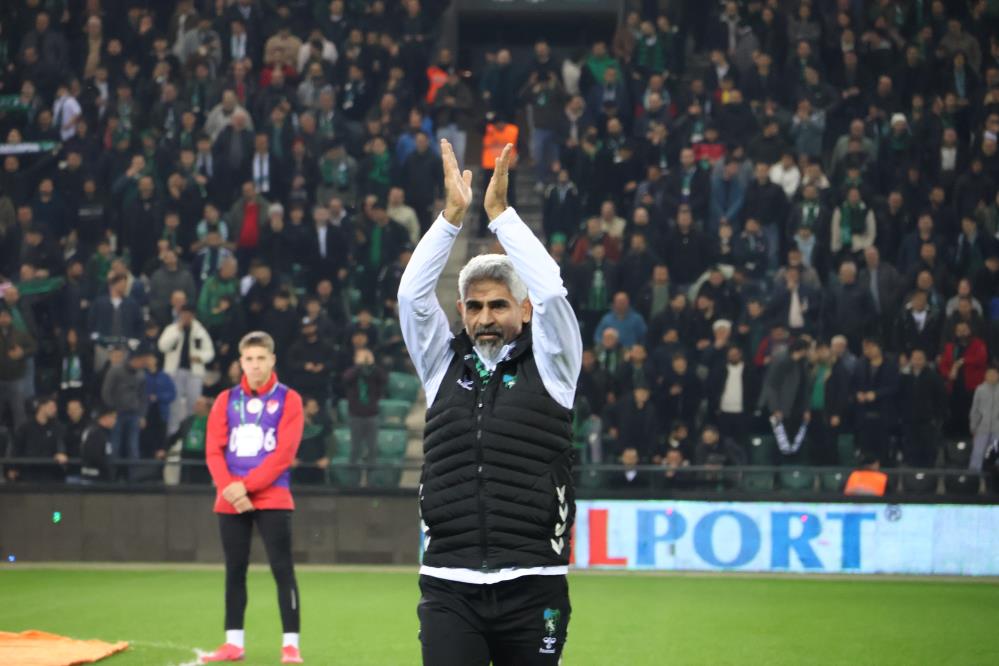 Kocaelispor’u şampiyon yaptı, görevden ayrıldı