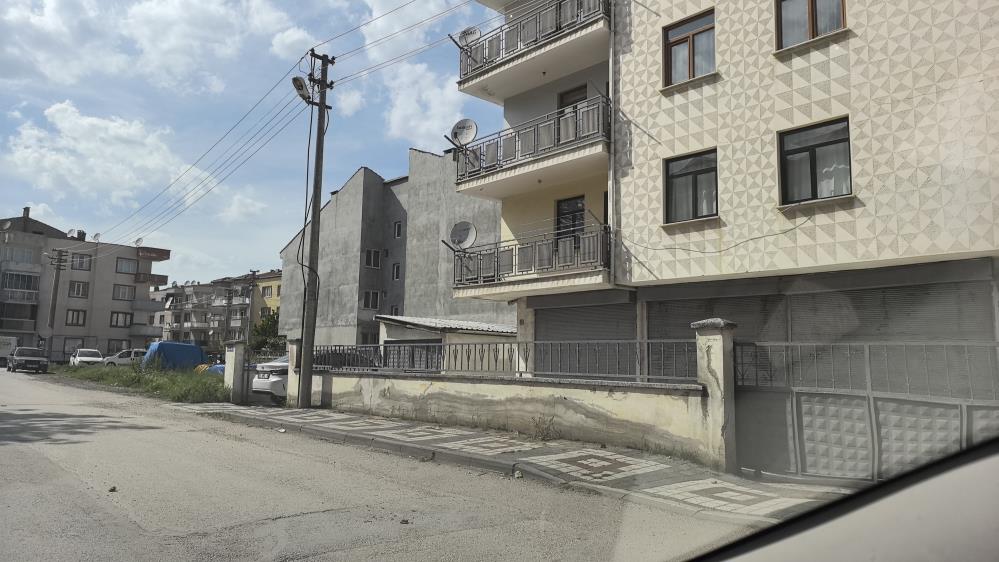 Bursa’da balkondan düşen çocuk yaralandı