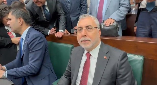 Bakan Işıkhan: Ev hanımlarına emeklilik düzenlemesini 2028’e gelmeden tamamlayacağız