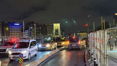 Taksim’de 1 Mayıs tedbirleri için kapatılan yollar açılmaya başladı
