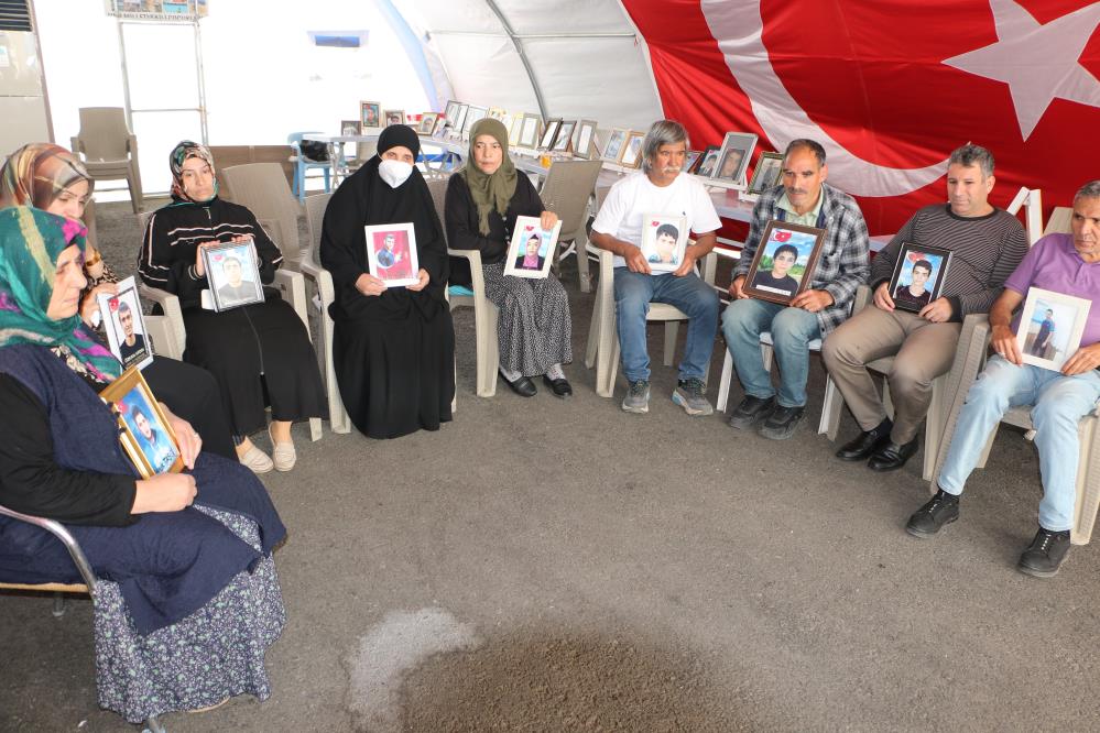 Diyarbakır’da anne ve babaların evlat nöbeti devam ediyor