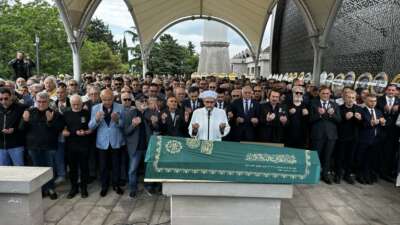 İlhan Şeşen son yolculuğuna uğurlandı