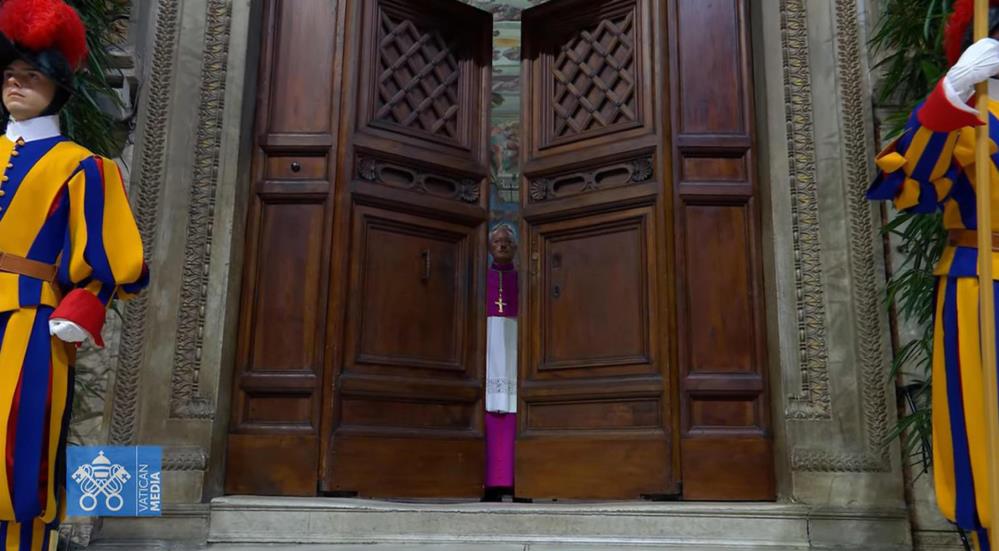 Sistina Şapeli’nde yeni papa seçimi başladı