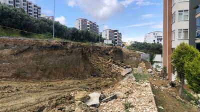 Bursa’da elektrik tesisatından çıkan yangın evi küle çevirdi