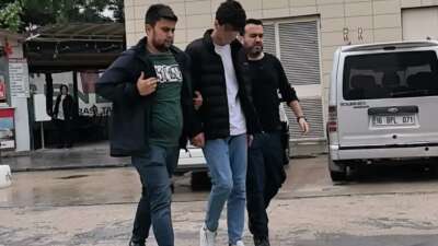 Bursa’da arkadaşıyla şakalaşan genç bıçaklanarak yaralandı