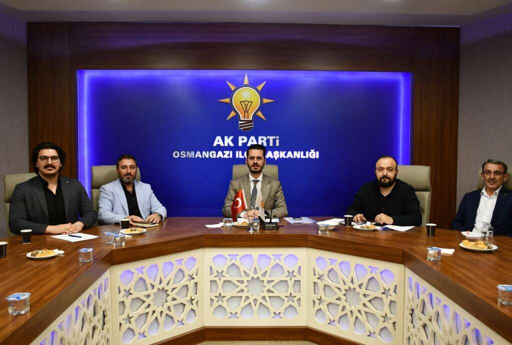 AK Parti Osmangazi Teşkilatında üçüncü etap mahalle başkanları buluşmaları tamamlandı