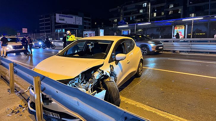 Küçükçekmece E-5’te alkollü sürücü zincirleme kazaya neden oldu