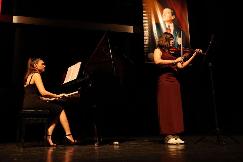 Nilüfer’de yıl sonu konserleri keman ve piyano ile başladı