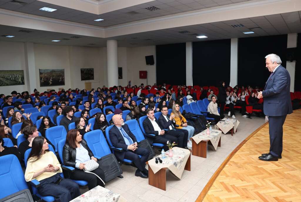 Başkan Şadi Özdemir: Umutlarınızı ve mücadeleyi hiçbir zaman bırakmayın