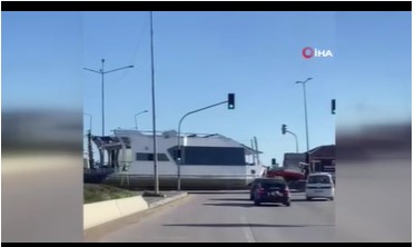 Ankara’da tekne “karadan” yürütüldü… O anlar kamerada Ankara’da tekne “karadan” yürütüldü… O anlar kamerada