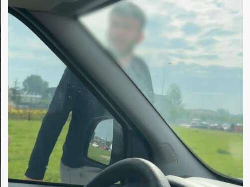 Bursa’da trafikte korku dolu anlar…Aracından inen tır sürücüsünden çirkin hareketler