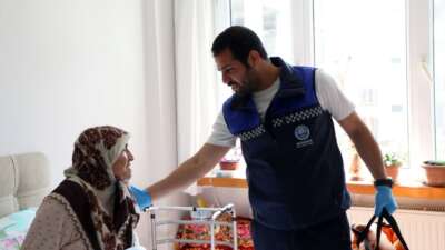 Mudanya’da evde sağlık hizmeti vatandaşın hayatını kolaylaştırıyor