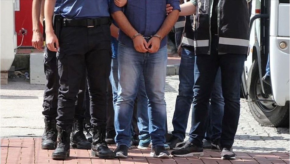 Konya merkezli 7 ilde FETÖ operasyonu: 6 gözaltı Konya merkezli 7 ilde FETÖ operasyonu: 6 gözaltı