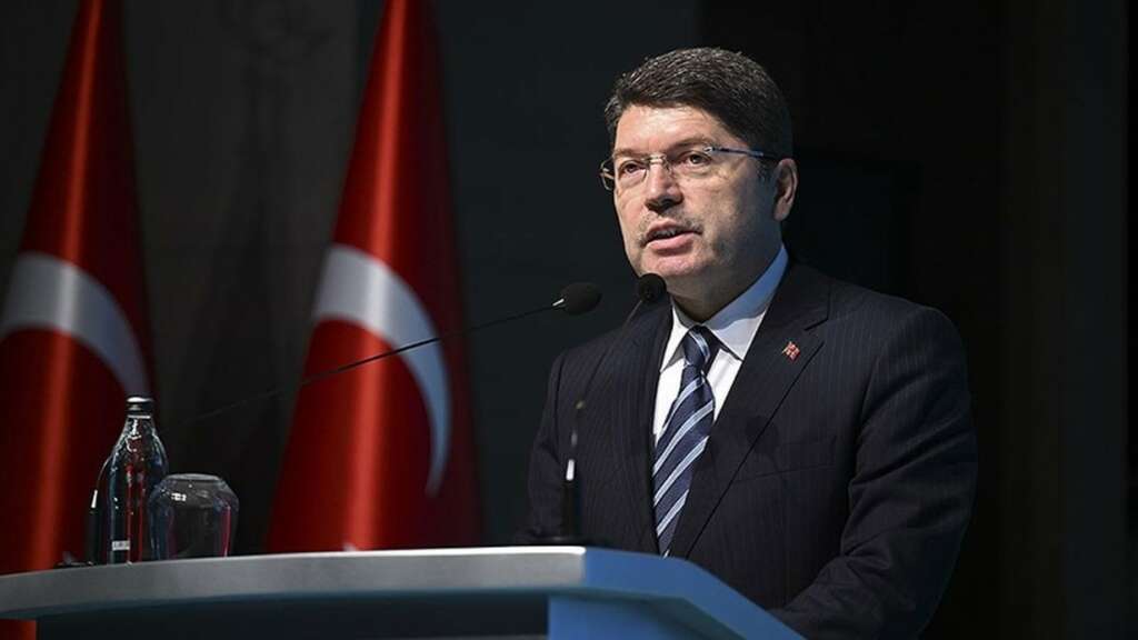 Bakan Tunç: “‘CHP’nin otobüs şoförüne tutuklama talep edildiği’ iddiaları büyük bir yalandır” Bakan Tunç: “‘CHP’nin otobüs şoförüne tutuklama talep edildiği’ iddiaları büyük bir yalandır”