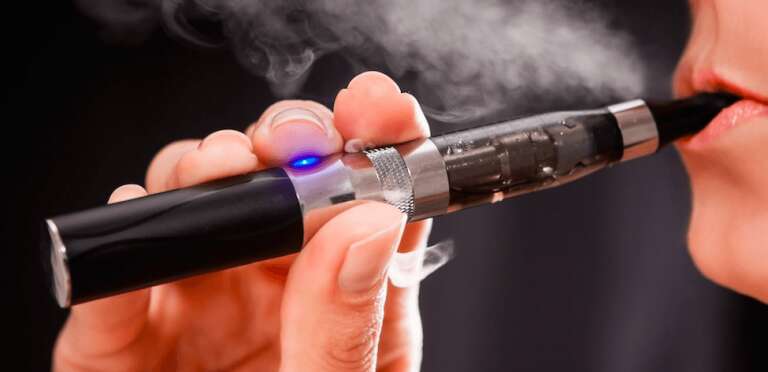 Elektronik sigara gençleri hedef alıyor