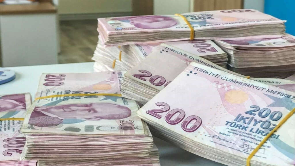 Bütçe Nisan ayında 174,7 milyar TL açık verdi