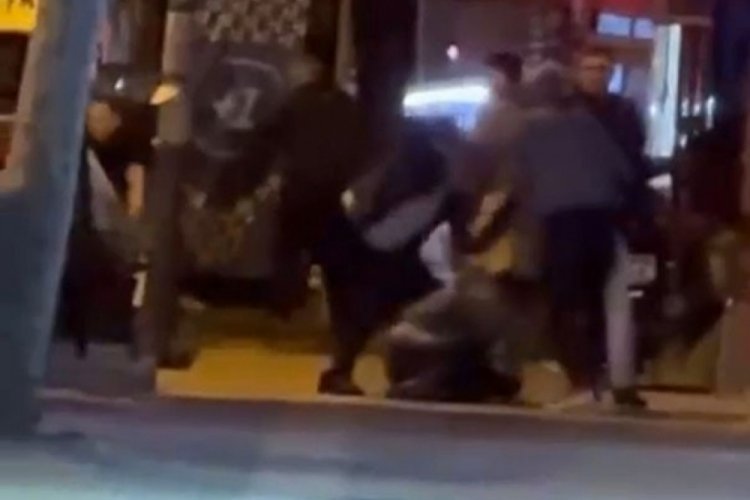 Bursa’nın en işlek caddelerinde tekme tokat dövdü